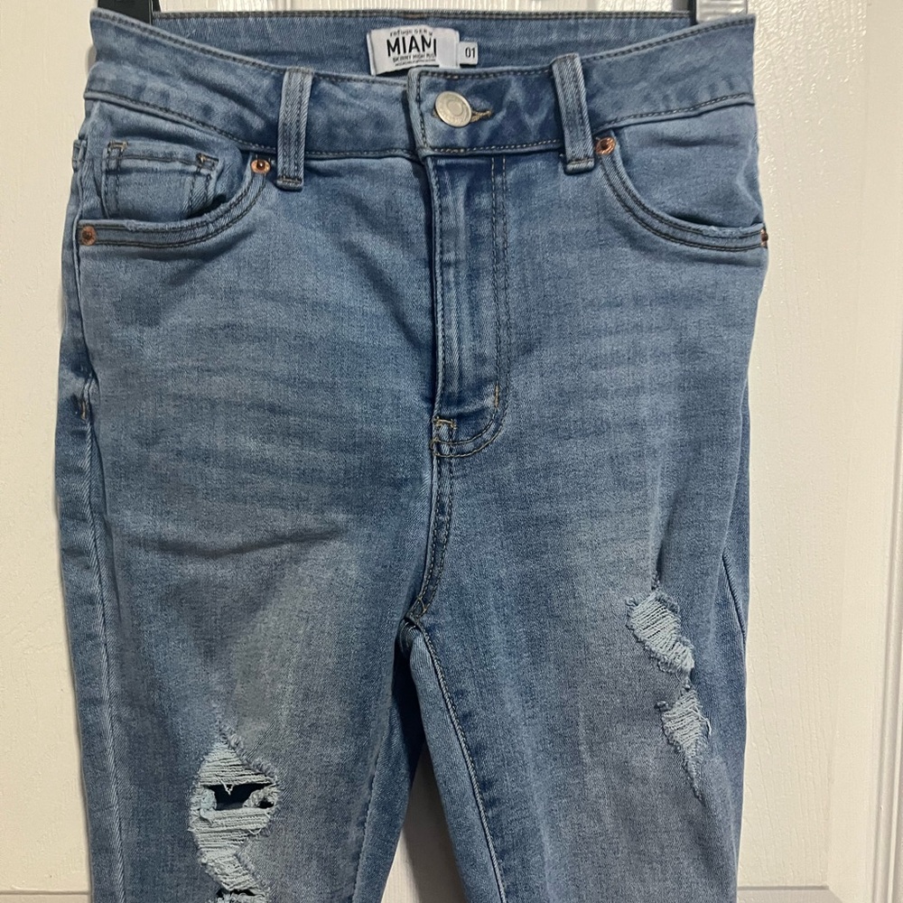 MIA Women's Light Blue Ripped Skinny Jeans